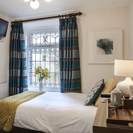 Inn Craven Heifer, Stainforth Settle