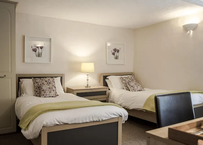 Craven Heifer, Stainforth 4* Settle