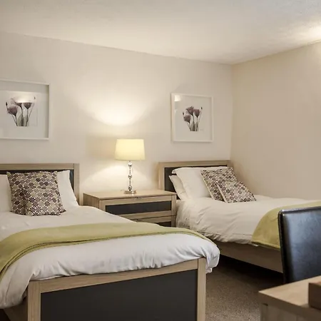 Craven Heifer, Stainforth 4* 세틀